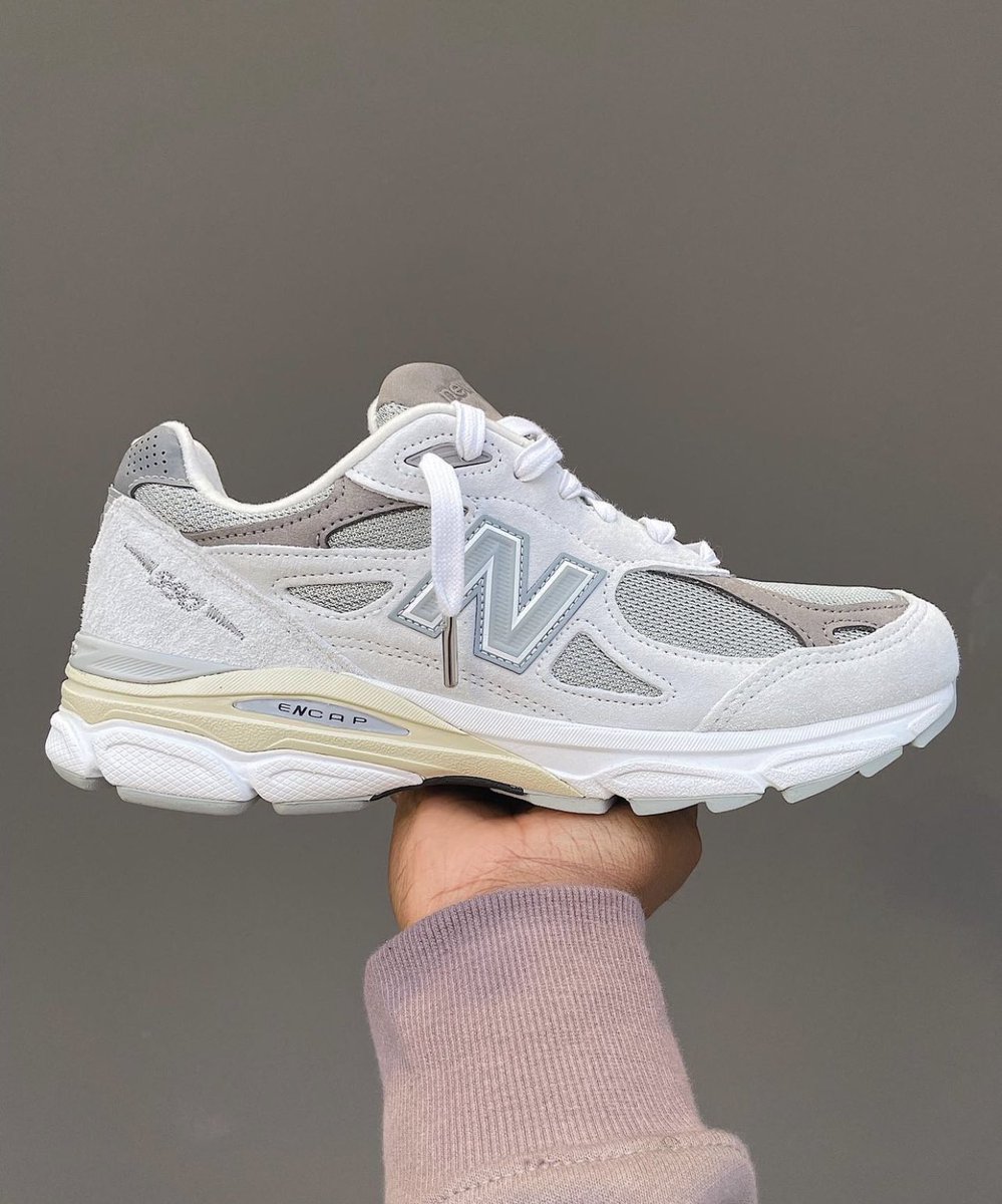 FitThemAll's tweet photo. New Balance 990v3 x YCMC 🐚 https://t.co/Jl3IUNd3mX