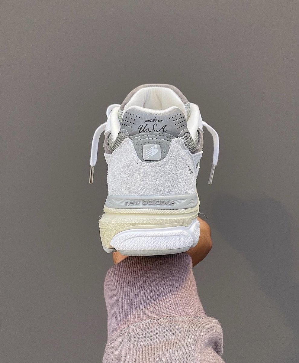 FitThemAll's tweet photo. New Balance 990v3 x YCMC 🐚 https://t.co/Jl3IUNd3mX
