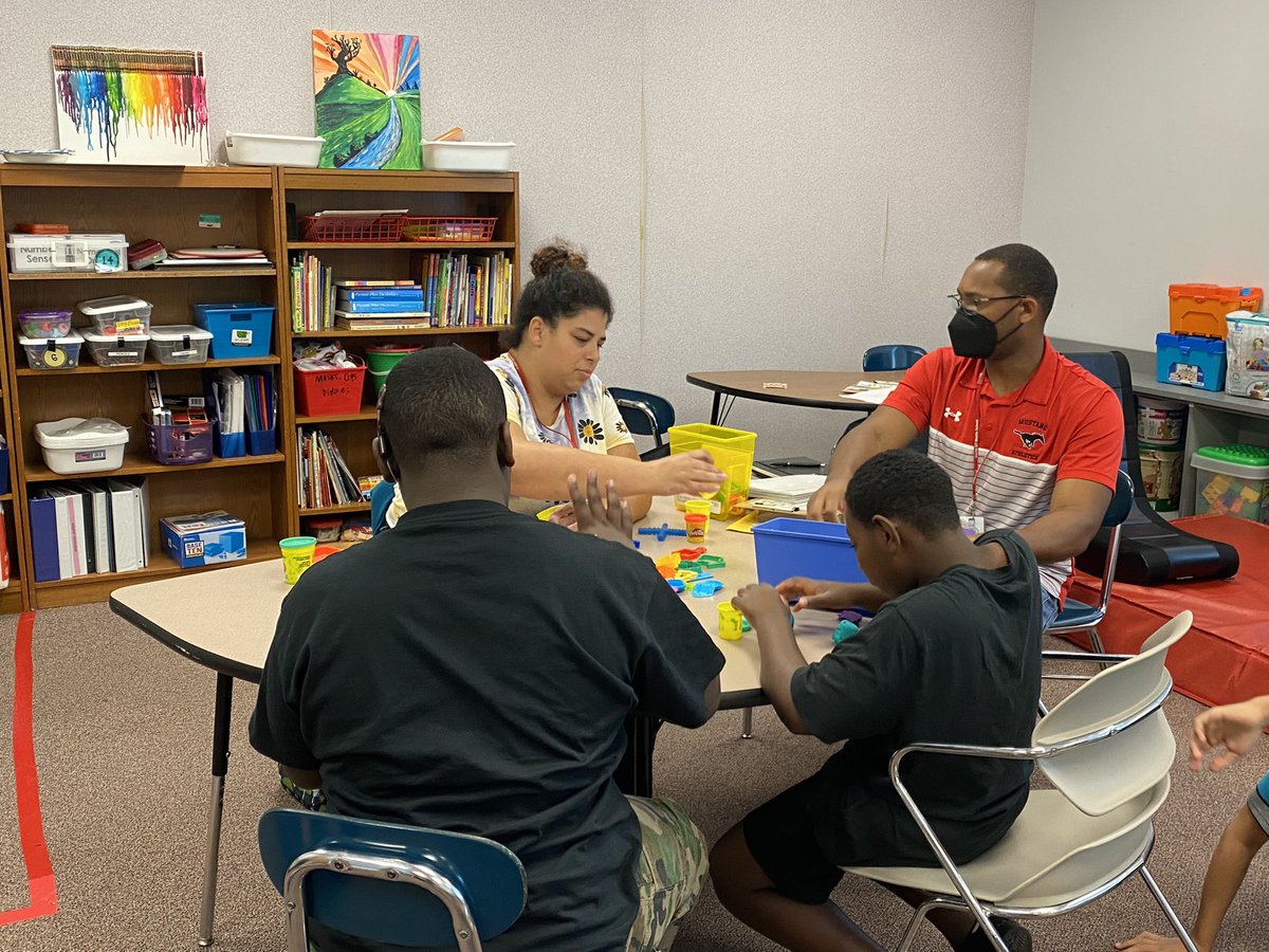 HarringtonMMS6's tweet photo. Mr. Alexander and I had a blast yesterday in the @MartinMustangs ECS class! https://t.co/PzDkny5eUS