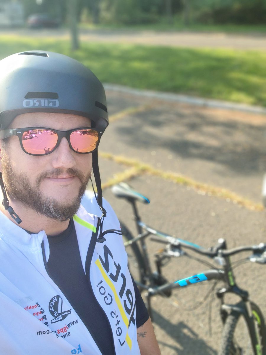 Übersem tweet media