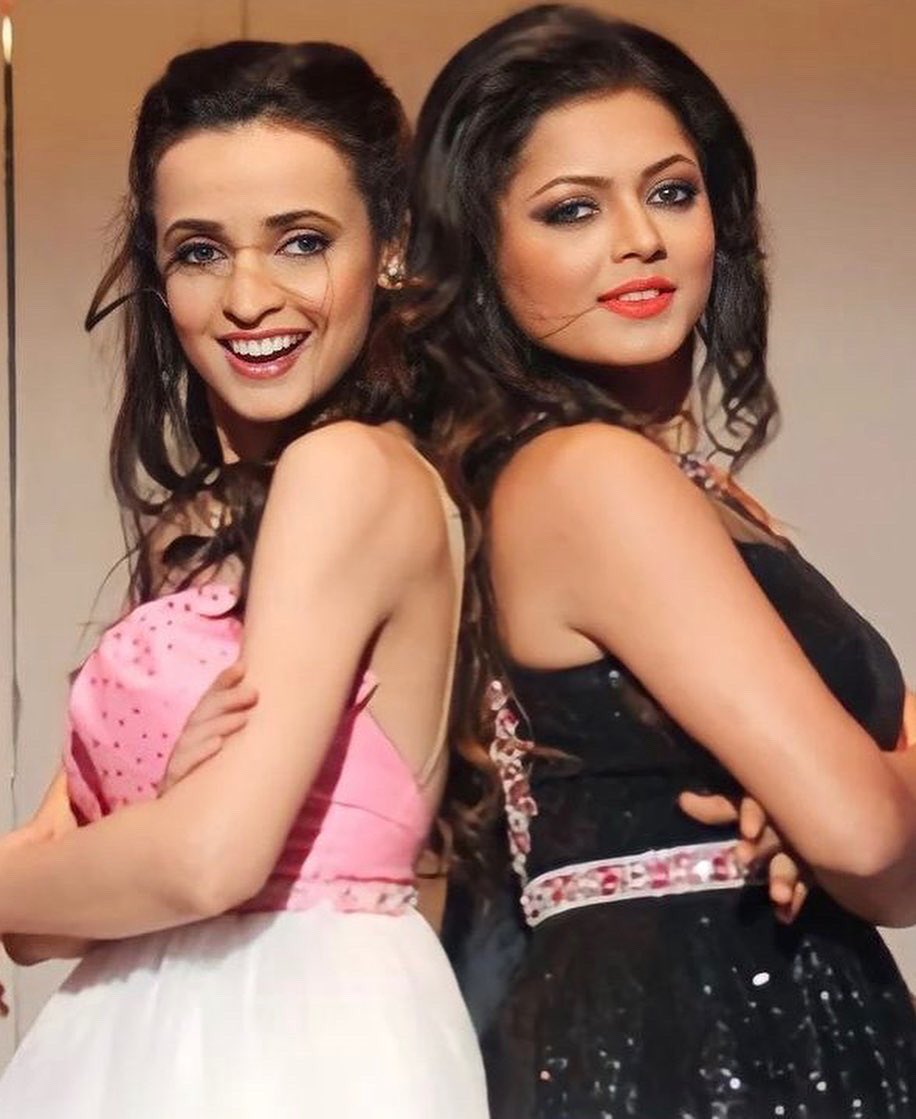 Sanaya irani Happy Birthday 🥳🎂🍰🎂🎉💐🎁🎈🥳❤️❤️❤️❤️❤️ <a href="/drashti10/">Drashti Dhami</a> #DrashtiDhami  best friend forever ❤️❤️❤️❤️❤️❤️❤️