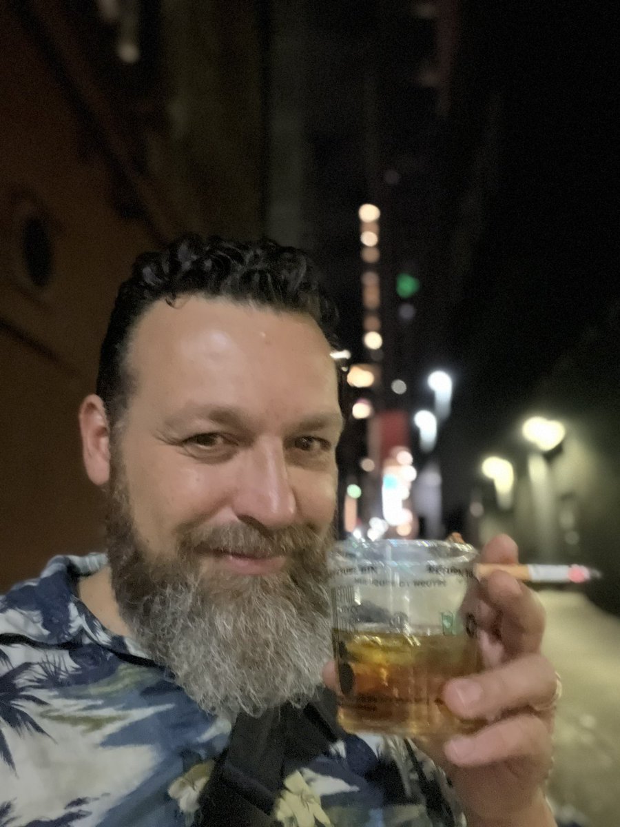 tomandcomputer's tweet photo. Thank you for your warm welcome Seattle!!! Next up: Vancouver, BC 🇨🇦 #tomandhiscomputer #trentemøller https://t.co/IUEuylOamR