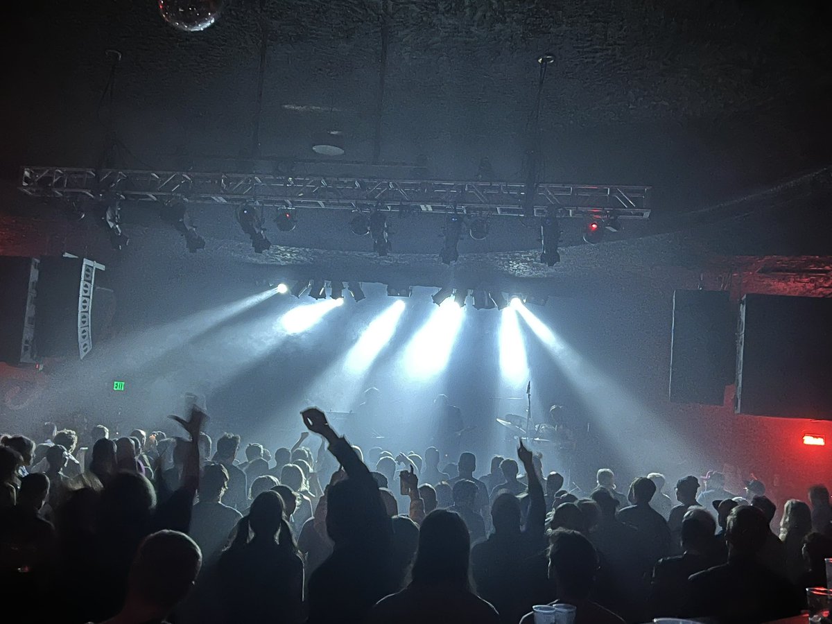 tomandcomputer's tweet photo. Thank you for your warm welcome Seattle!!! Next up: Vancouver, BC 🇨🇦 #tomandhiscomputer #trentemøller https://t.co/IUEuylOamR