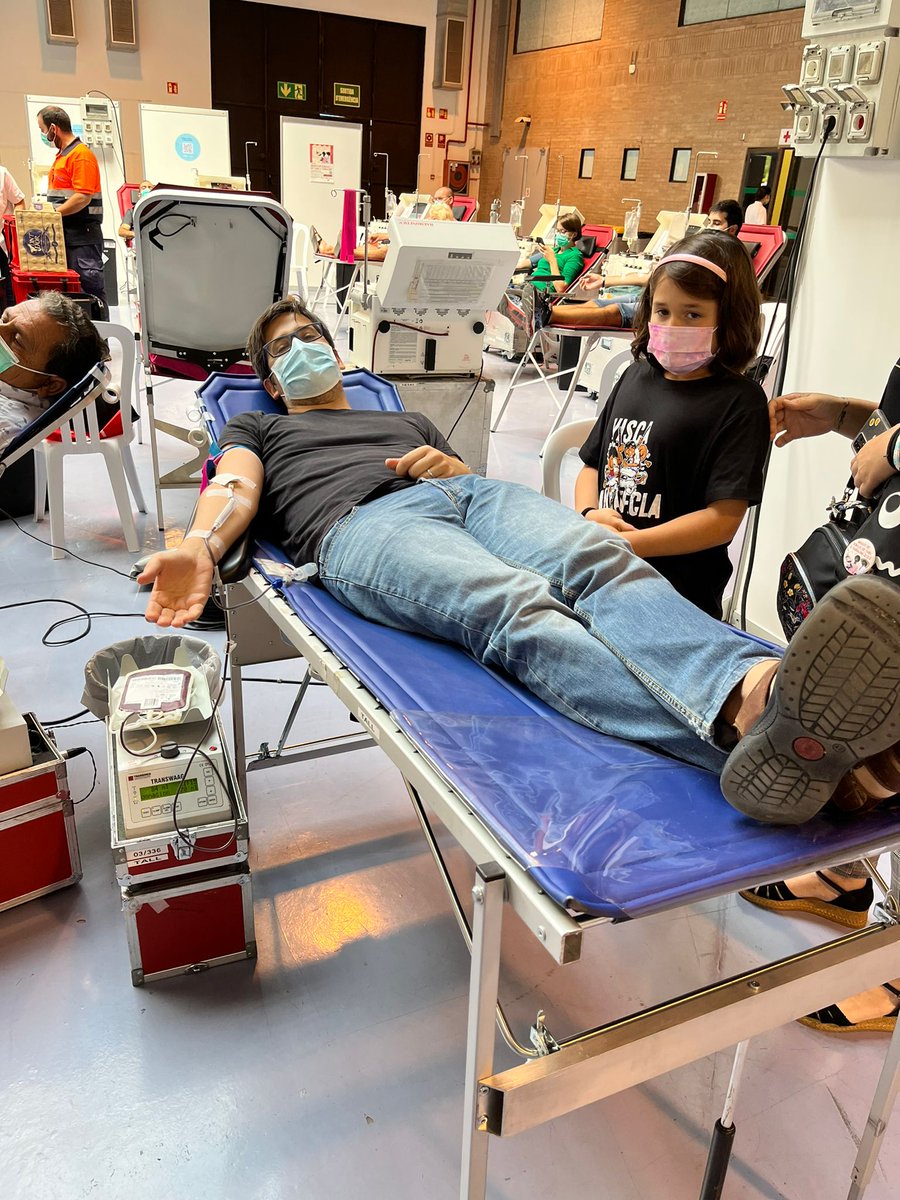 donarsang's tweet photo. Moltes gràcies a tothom qui està venint a la #MSangTgn per donar sang o plasma! La #SantaTecla700 més solidària es viu gràcies a vosaltres! 

Seguim fins les 21:00h ❤ 👇🏻
https://t.co/77ve3tJNFr https://t.co/4gU5TvLu2E