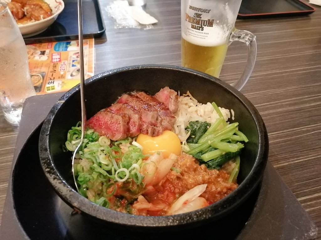 Heading back to the UK for a couple of weeks 🇬🇧 and this last meal in Japan ain't bad!👌
イギリスに帰る前、最後の日本で食べる食事は悪くない！また2週間後日本！🇯🇵