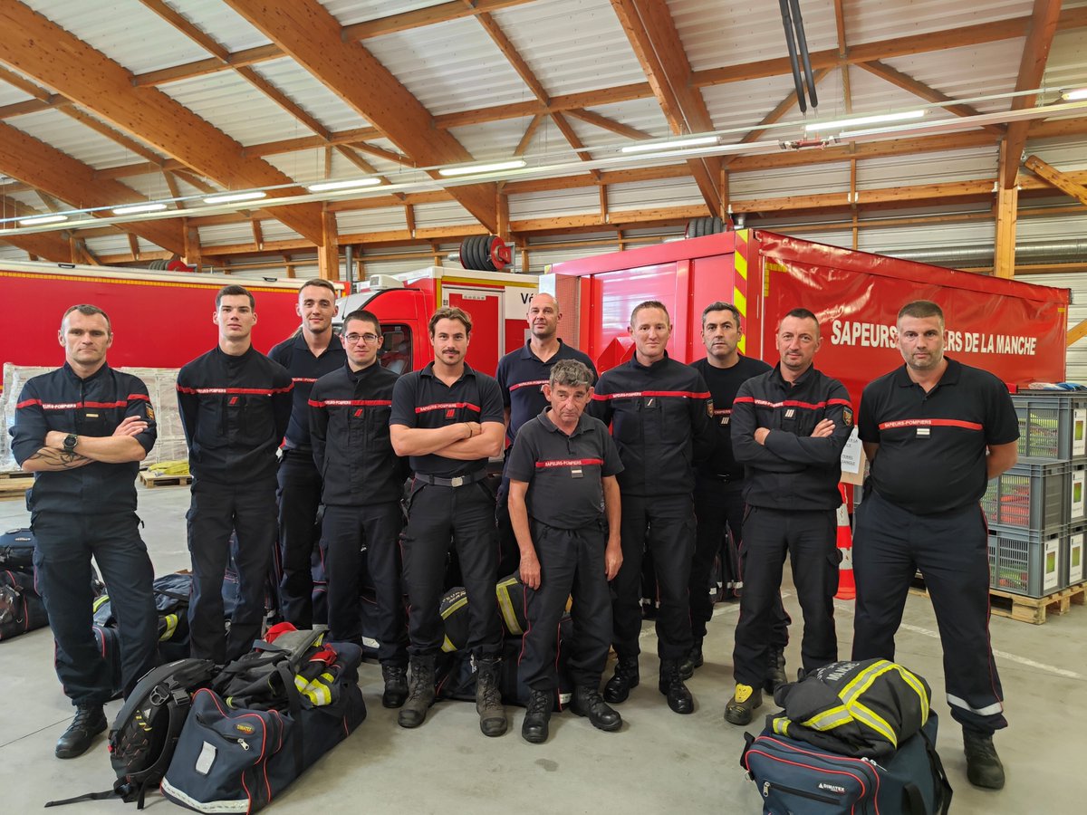 SDIS50's tweet image. 🔥🚒 Le Lieutenant-Colonel Stéphane Poulain a accueilli, en début d'après-midi à #StLo, les #SapeursPompiers de #LaManche partis en début de semaine combattre le #feudeforet de #Saumos en #Gironde. La relève, arrivée hier soir, est engagée sur le terrain depuis tôt ce matin.