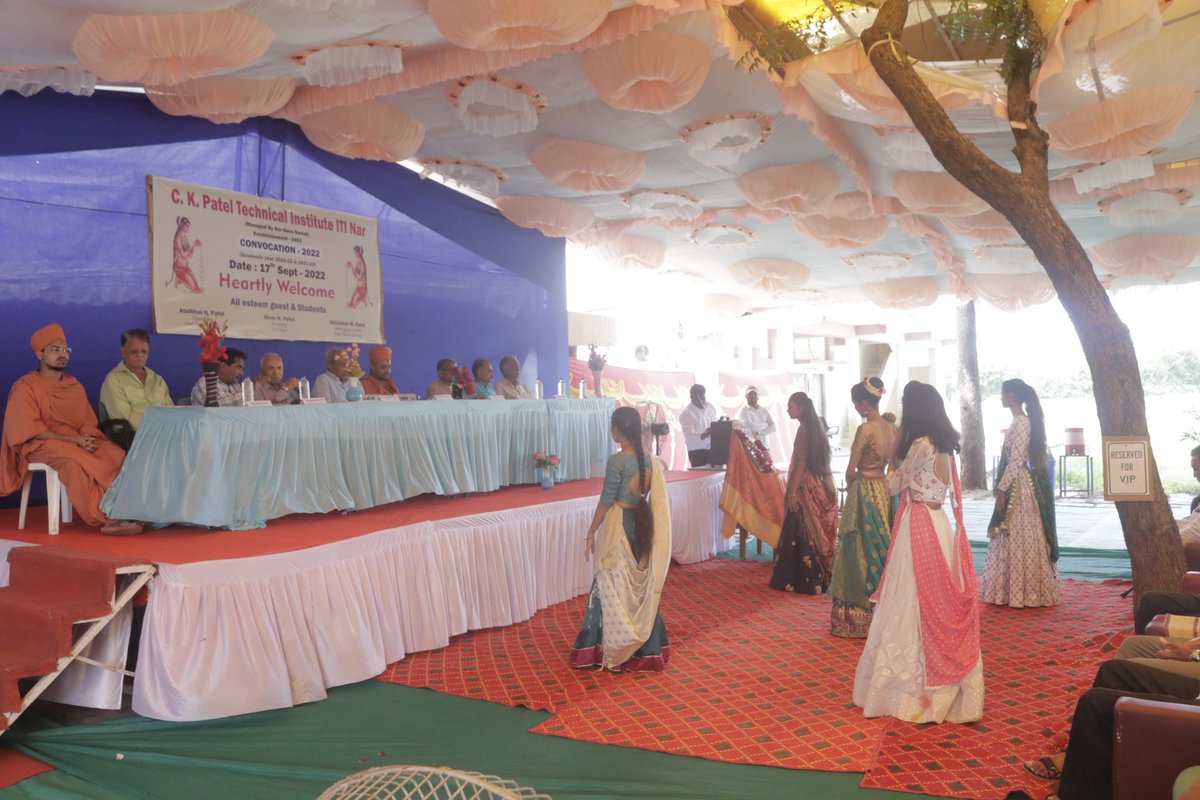niravptl42's tweet photo. @DETGujarat @lalit_sihu @InfoGujarat @DGT_MSDE @MSDESkillIndia @GujLabEmpDept @pkumarias @anju_sharma_ind @DahodDdo @pankajjoshiias C k patel iti nar
Convocation ceremony https://t.co/GrdI7vTbIu