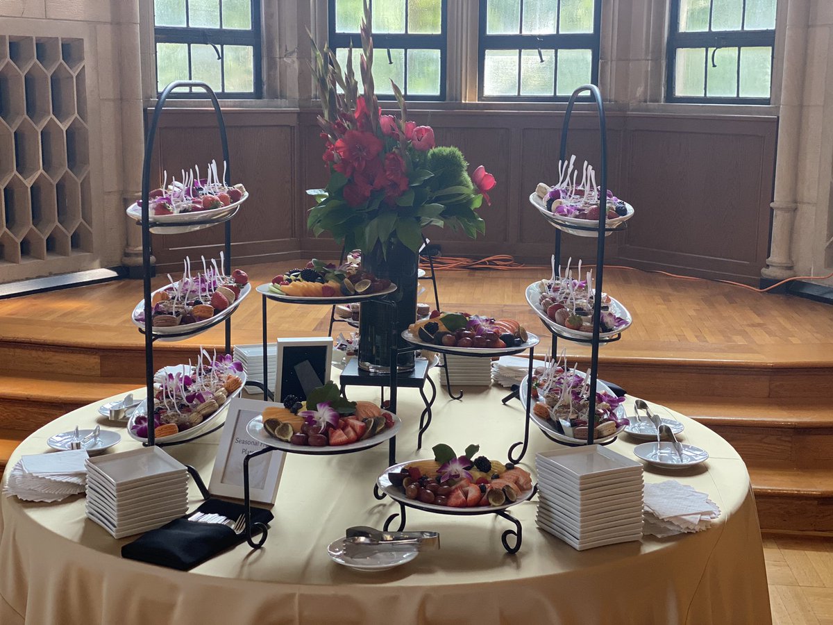 chefteek's tweet photo. Inauguration Lunch #cherryandwhitecatering #templeuniversity https://t.co/otNAahMCU2