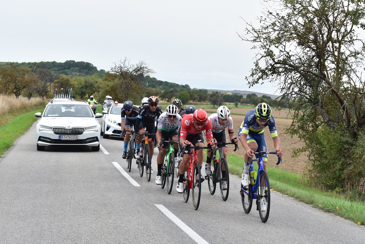Tour of Slovakia (@tourofslovakia) on Twitter photo The breakaway of the day includes <a href="/CajaRural_RGA/">Team Caja Rural-RGA</a> <a href="/ctvolkerwessels/">VolkerWessels Cycling Team</a> <a href="/biessecarrera/">biessecarrera</a> <a href="/MazowszeCycling/">HRE Mazowsze Serce Polski ๐ฅ๐ต๐ฑ</a> <a href="/CTFriuli/">Cycling Team Friuli</a> Elkov - Kasper and Dukla Banska Bystrica ๐ด๐ด๐ด๐ด with an advantage of 2:15. The bunch is speeding up though, that's for sure. 25km to go.
๐ทJan Melicher The breakaway of the day includes <a href="/CajaRural_RGA/">Team Caja Rural-RGA</a> <a href="/ctvolkerwessels/">VolkerWessels Cycling Team</a> <a href="/biessecarrera/">biessecarrera</a> <a href="/MazowszeCycling/">HRE Mazowsze Serce Polski ๐ฅ๐ต๐ฑ</a> <a href="/CTFriuli/">Cycling Team Friuli</a> Elkov - Kasper and Dukla Banska Bystrica ๐ด๐ด๐ด๐ด with an advantage of 2:15. The bunch is speeding up though, that's for sure. 25km to go.
๐ทJan Melicher
