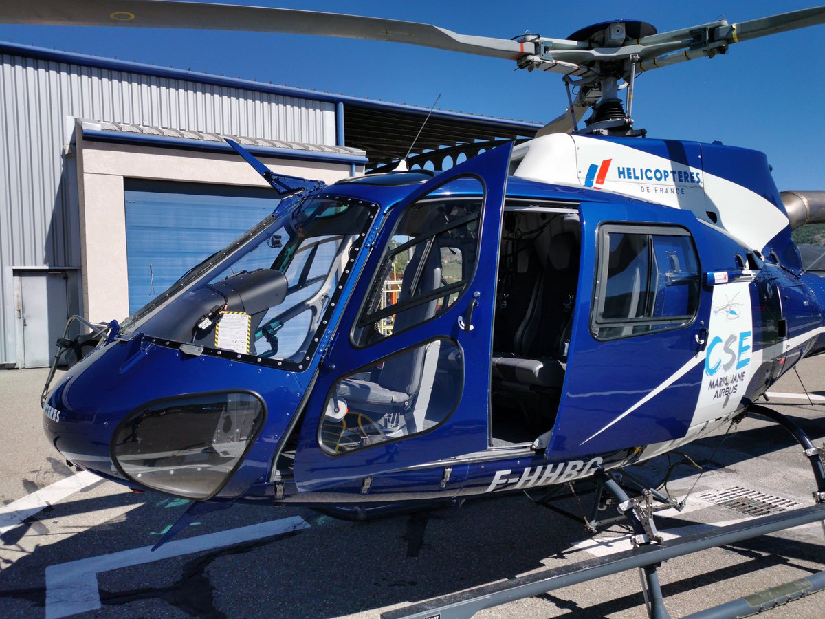 Shadow84120's tweet photo. Week-end #helico 🚁 https://t.co/BsSN3VbbGV