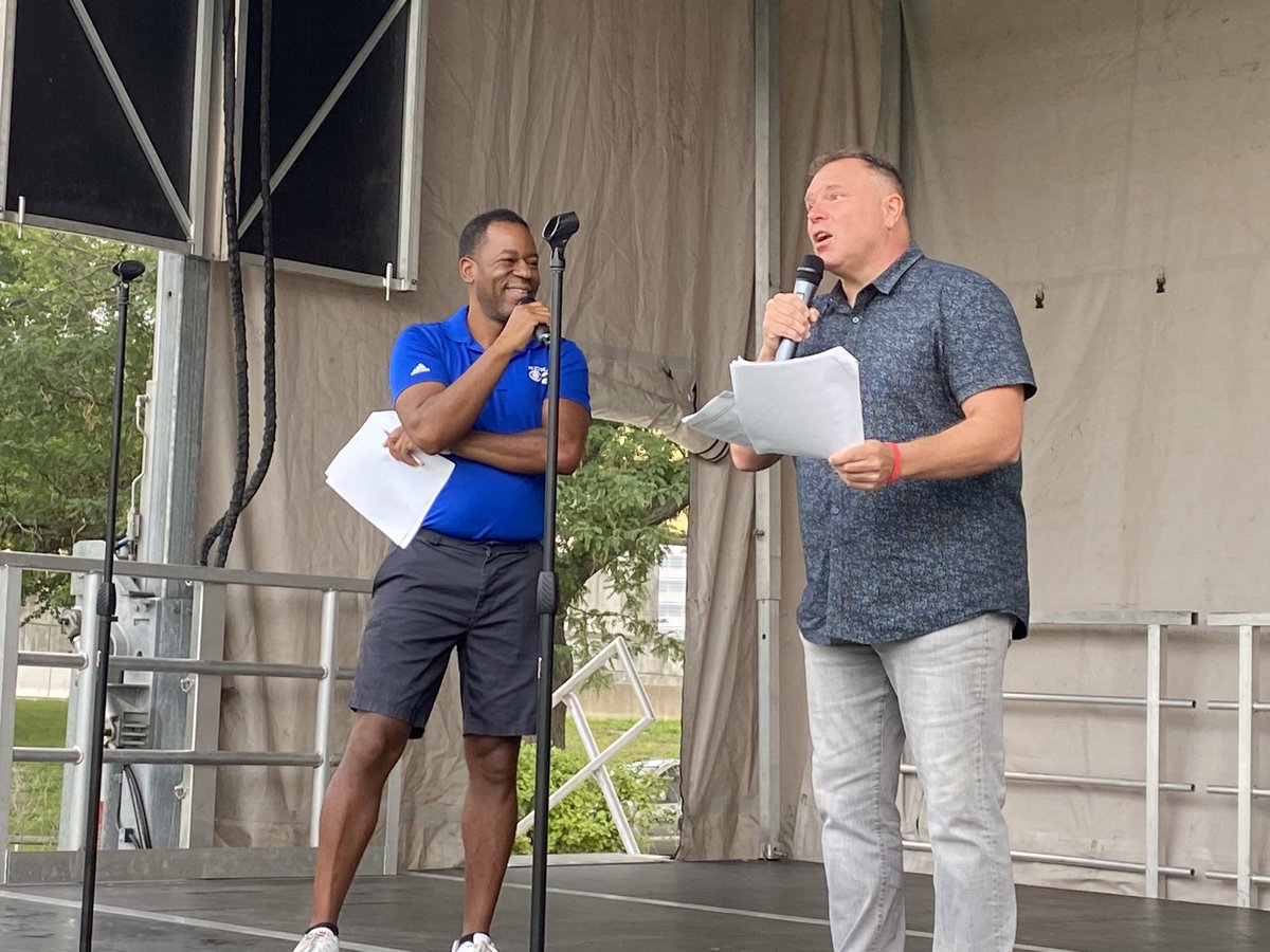RonSmileyWx's tweet photo. What are you doing this morning? @JonnyHartwell and I are getting the crowd pumped for the Pittsburgh 2022 Heart โค๏ธ Walk #PghHeartWalk https://t.co/vKQA6EctCK