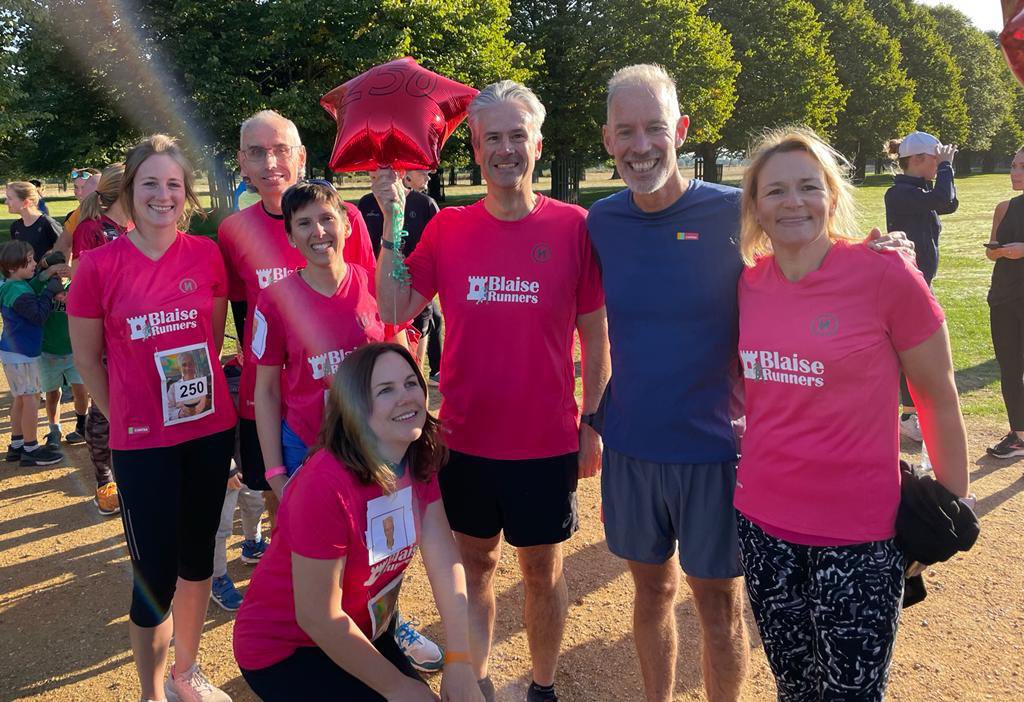 fran_kiwi's tweet photo. Great morning @bushyparkrun celebrating @brizzlehoop’s 2️⃣5️⃣0️⃣th parkrun! ☀️ https://t.co/6SekdzAx6K