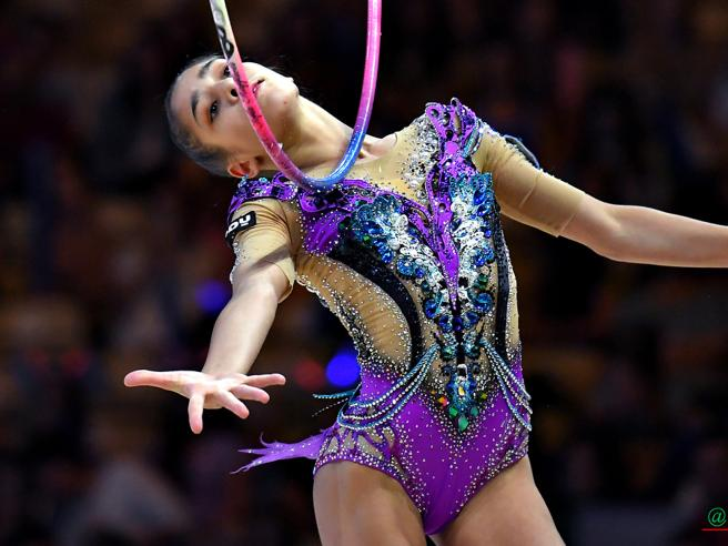 alswolf's tweet photo. Al di là del risultato (3 ori e 1 bronzo mondiali)... che meraviglia❤️
Sofia Raffaeli, 18 anni
#GinnasticaRitmica #Sofia
#clavette #cerchio #palla #nastro
@DGinnastica
PS: qui la dedica delle medaglie alle #Marche https://t.co/3XG3ixWlGd https://t.co/KCH9Jupv51