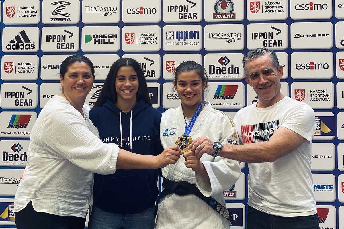 Campeona de Europa Junior!!🥇
Que día🤩🤩

Ha sido un año duro, con algún que otro bajón pero finalmente he dado lo mejor de mi 

Agradecida a mi familia, a mi entrenador, a mi equipo y a mi federación, porque nunca han dejado de creer en mi.
 
<a href="/becaspodium/">Becas Podium</a>