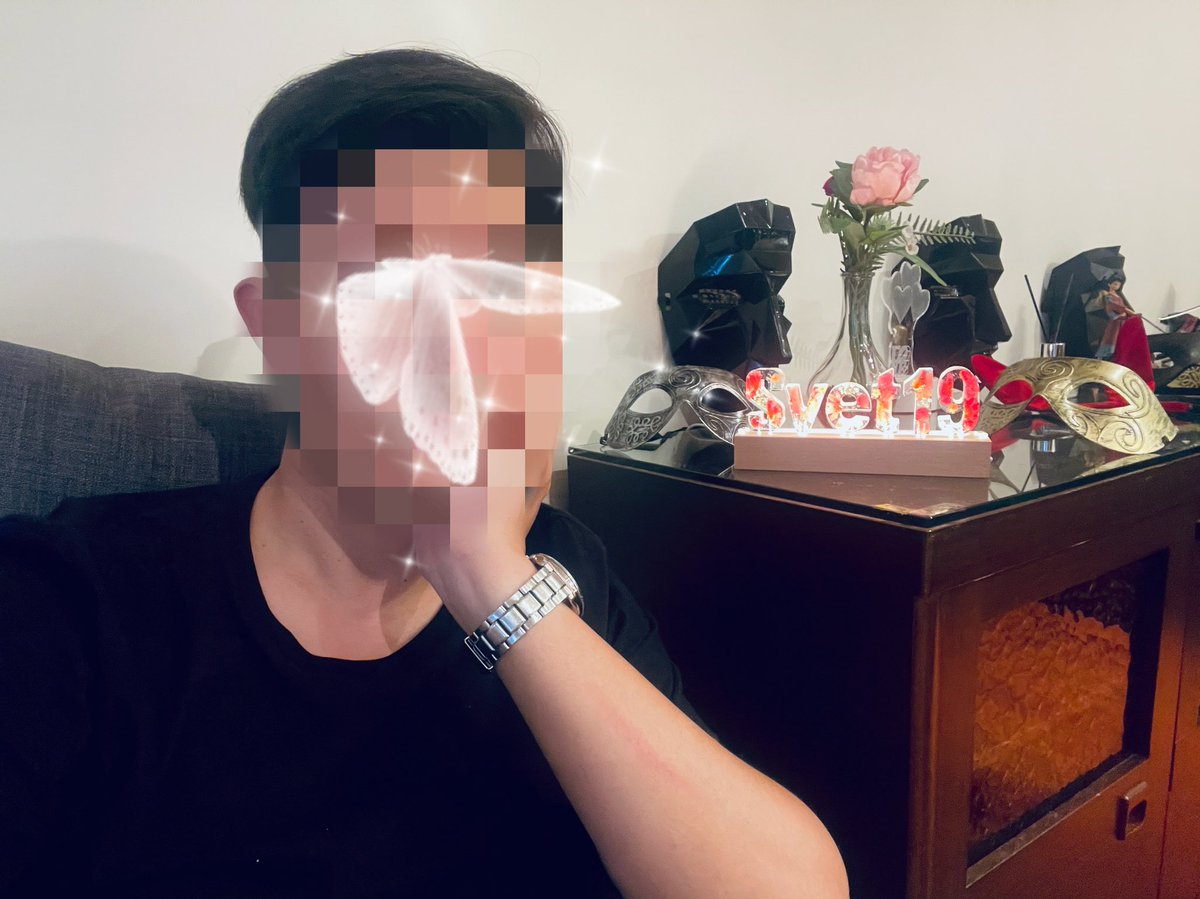 #Svet19 常有女孩子對我說：

「你這麼多人陪、應該不差我一個？」

我是認為，每個女孩都是獨一無二最特別的、誰都無法取代妳自己。若是自己對自己沒自信、我也會給妳很多信心。

況且即便我很多人陪、跟我想要妳陪，是兩回事。除非妳對我沒興趣，直接跟我說、我也不是會惱怒的人，被拒絕又有什麼呢？ https://t.co/qdk6odIDzL