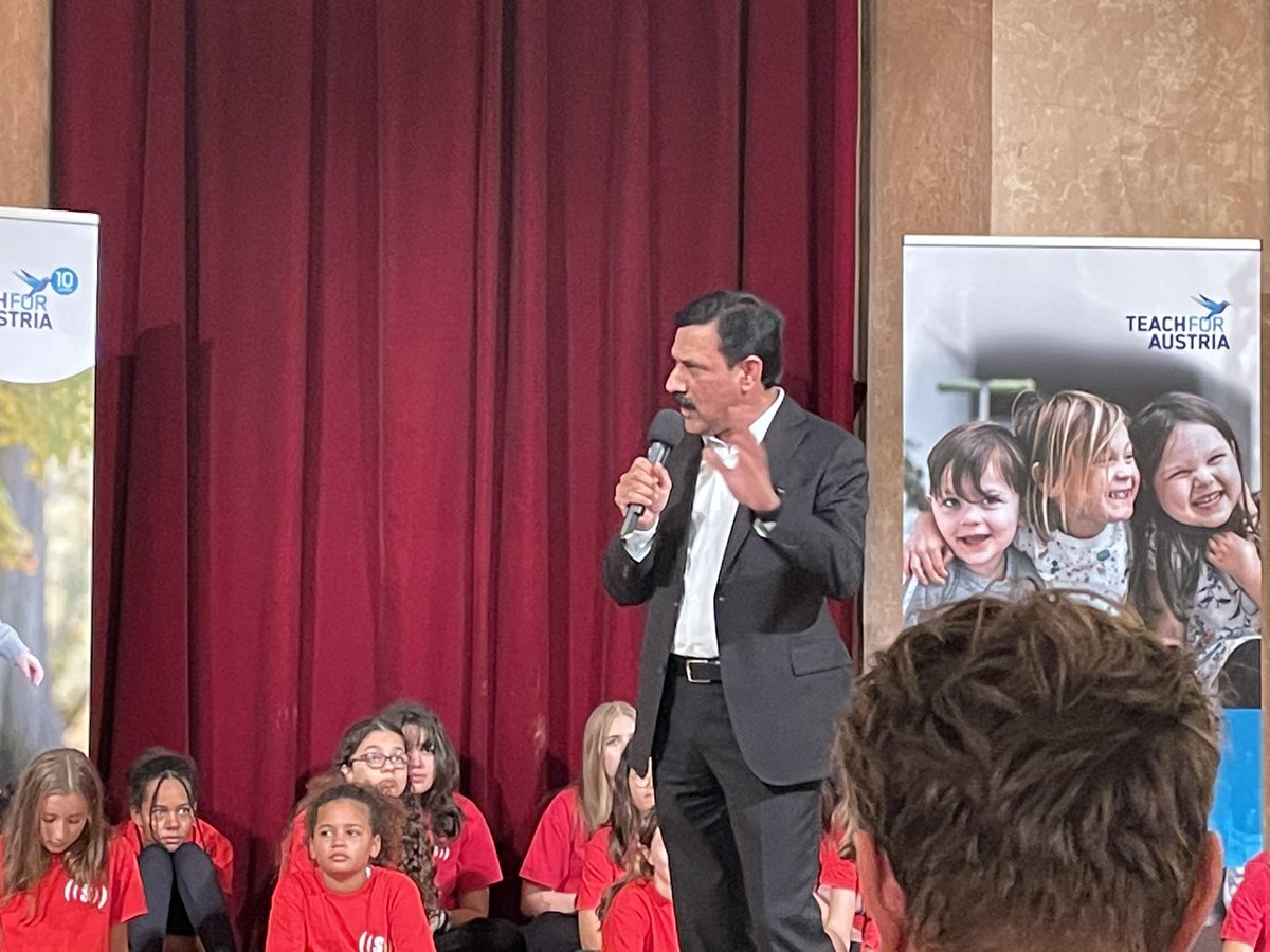 j_puehringer's tweet photo. How impressive! @ZiauddinY, father of @Malala giving the key note speech for 10 years of @TeachForAustria. „Teach for Austria is a refreshment and replenishment for the education system. These 500 fellows until now, are 500 leaders for the future.“ https://t.co/OZZgPRxMzU