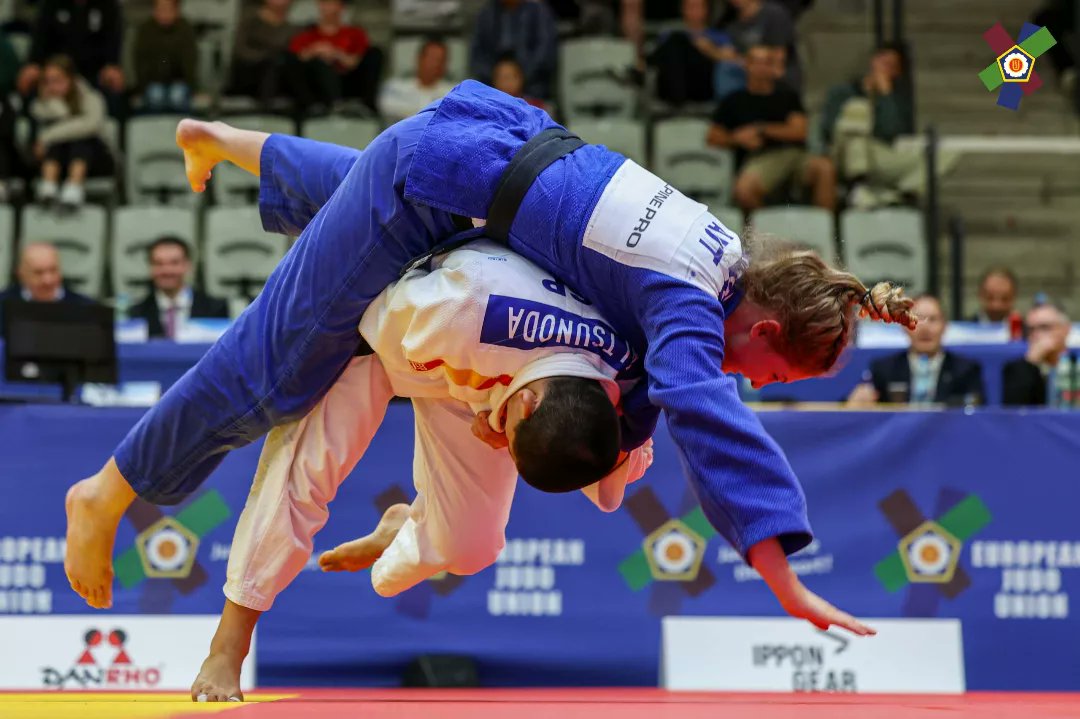 Oro en el Campeonato de Europa Júnior 🇨🇿

¡Muy feliz de haber ganado este campeonato!

Después de conseguir una plata y dos bronces en las ediciones anteriores, esta vez he ganado el oro.

¡Seguimos mejorando y avanzando!