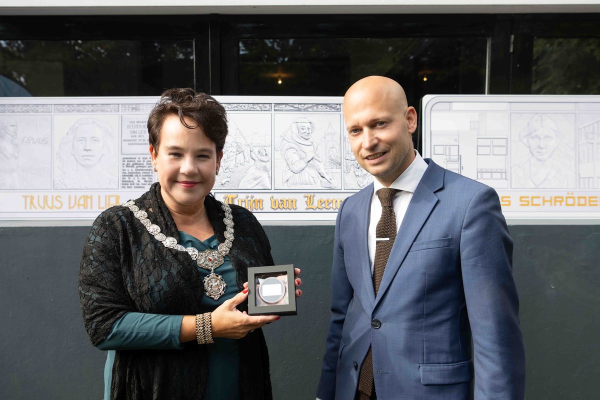 Zes Utrechtse vrouwen geëerd op speciale Utrecht 900 zilverstukken van de Nederlandse Munt duic.nl/algemeen/zes-u… via <a href="/duicnl/">DUIC</a>