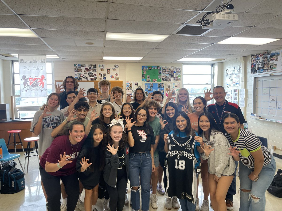 bloomer_sa's tweet photo. Thank you @FrostBank for spoiling our teachers this week with breakfast &amp; these  awesome @spurs jerseys. @braddlacey @churchillpta https://t.co/5ZRQLq0y01