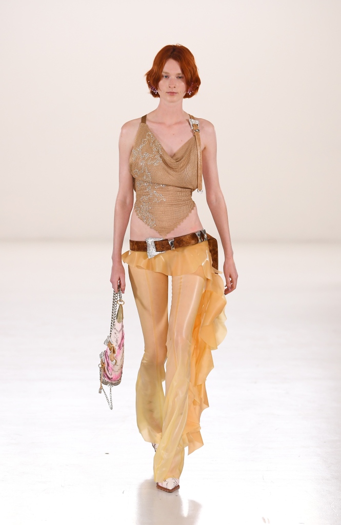 Fairytale, but make it hot. London based brand @poster_girl_official SS23 collection was whimsical and nostalgic. Dreamy colors and frills upheld their ultra-feminine energy that we all love. 💖