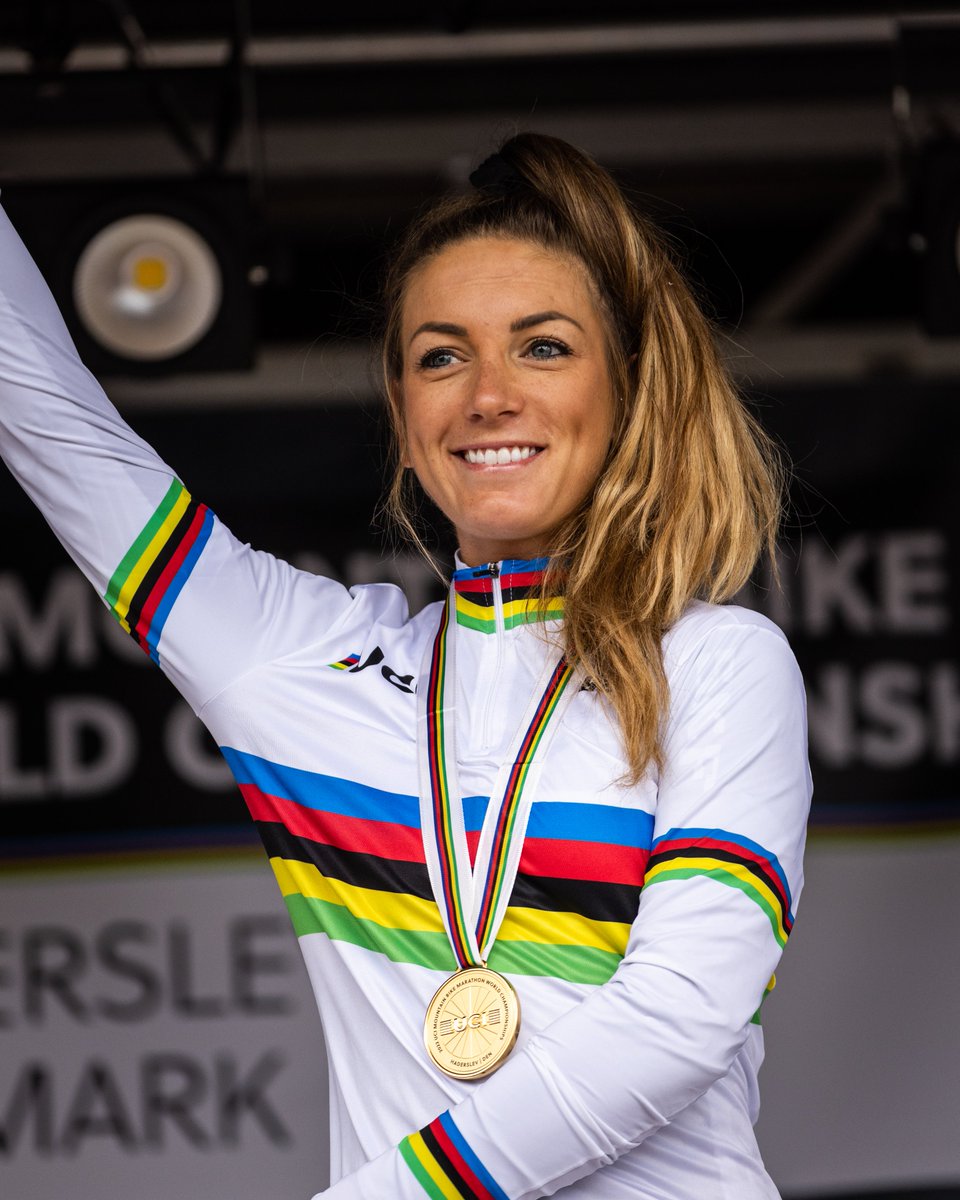 UCI_MTB's tweet photo. This girl is on fire 🔥
@FERRANDPREVOT 🇫🇷 wins the 2022 MTB Marathon World Championships title and her third rainbow jersey in less than a month! 🌈🙌
#Haderslev2022 https://t.co/rEUTgjTxir