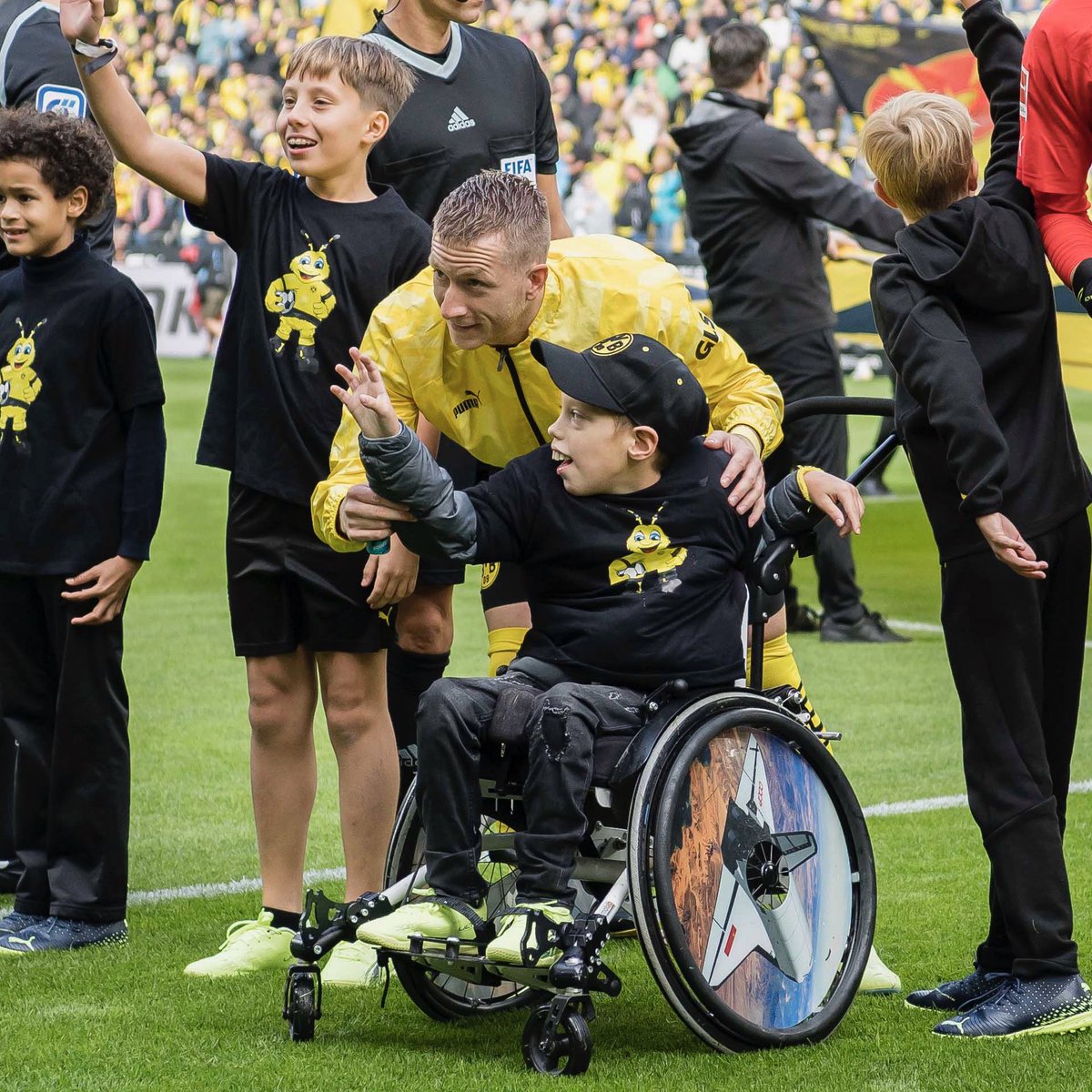 BlackYellow's tweet photo. What a guy 🥺 https://t.co/ki7njxwFf3