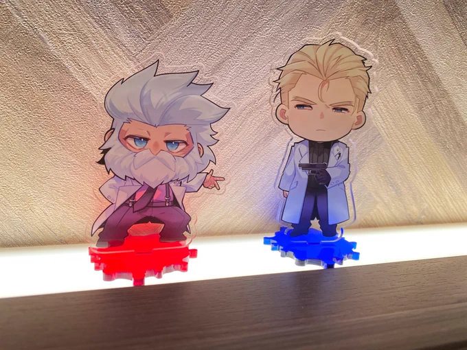 ホテルに無事アクスタ届いてました……よ、よ、よかった…… 