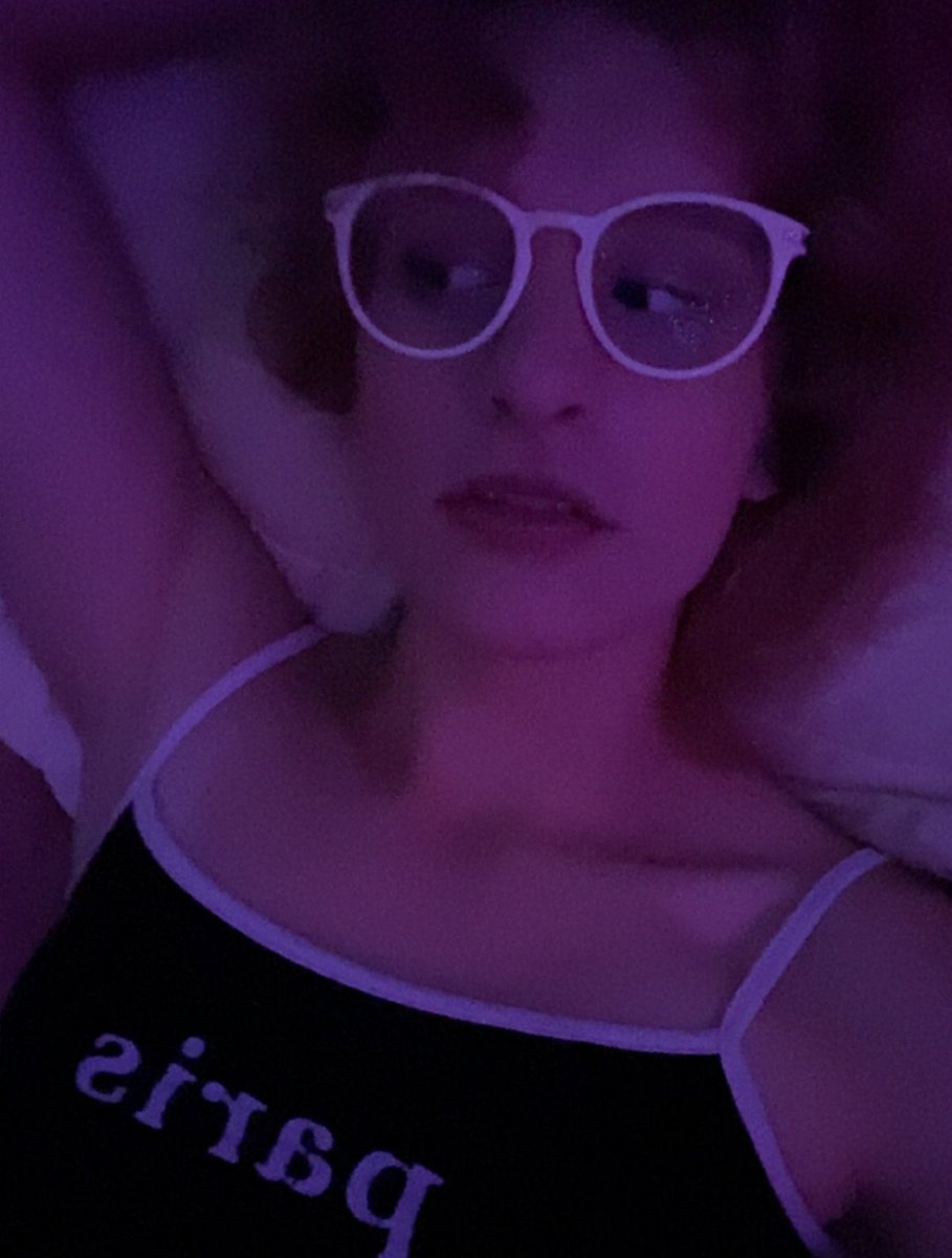 RoseBackground's tweet image. Btw if anyone here didn’t know this is my face and you can see more of my hotness on my artist account @thatstelladolce