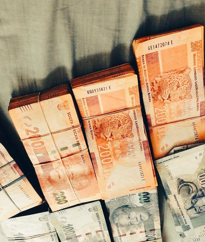 AirtimeData2's tweet image. Win R750ewallet when you follow : @AirtimeData2 x @AirtimeData
Retweet Post
Like Post
Winners Selected Randomly
.
#TogetherBekeLeBeke ,Emtee ,Blxckie ,A-reece ,Nastyc