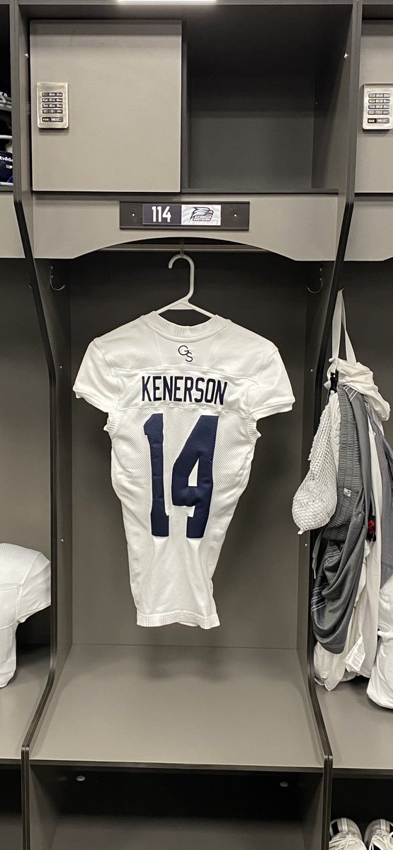 GSCoachHelton's tweet photo. You are with us Sam! In our hearts and our minds. Love ya #14! https://t.co/IEmfYpyfj6