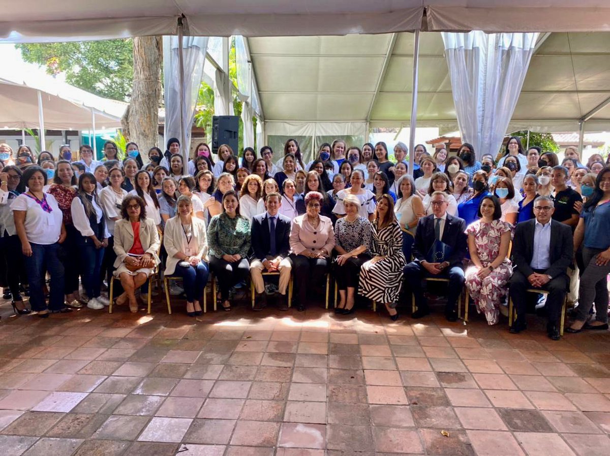 Gracias al apoyo de la iniciativa tripartita Desarrollo de Ideas para Negocios y Aceleración de las MIPYMES Centroamericanas (DINAMICA II), ejecutada por el BCIE con el financiamiento del Gobierno Alemán a través de <a href="/KfW_en_CA/">KfW Centroamerica</a> y de la <a href="/UECentroamerica/">Unión Europea en Centroamérica</a> a través de <a href="/EU_LAIF/">Latin American and Caribbean Investment Facility</a>