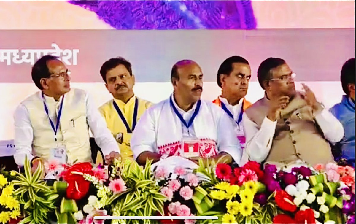 fskulaste's tweet photo. मां भारती के यशस्वी पुत्र, प्रधानमंत्री श्री @narendramodi जी ने अपने जन्मदिन के शुभ अवसर पर मध्यप्रदेश पधारकर हम सभी को धन्य कर दिया। आप आये और आपने चीतों के रूप में अमूल्य उपहार भेंटकर प्रदेशवासियों को उपकृत कर दिया। आपको हृदय से कोटि-कोटि धन्यवाद देता हूं! #MPThanksPMModi https://t.co/vhRqYjX8Jx