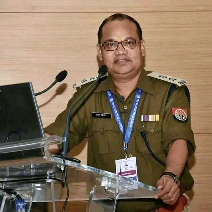 हम सभी के संरक्षक,देवतुल्य प्रकांड विद्वान, हमारे बहराइच जनपद के पूर्व पुलिस अधीक्षक <a href="/ipsjkishore08/">जुगुल किशोर बुन्देला IPS (Rtd)- जन सामान्य मंच</a> जी को जन्मदिवस की हार्दिक बधाई