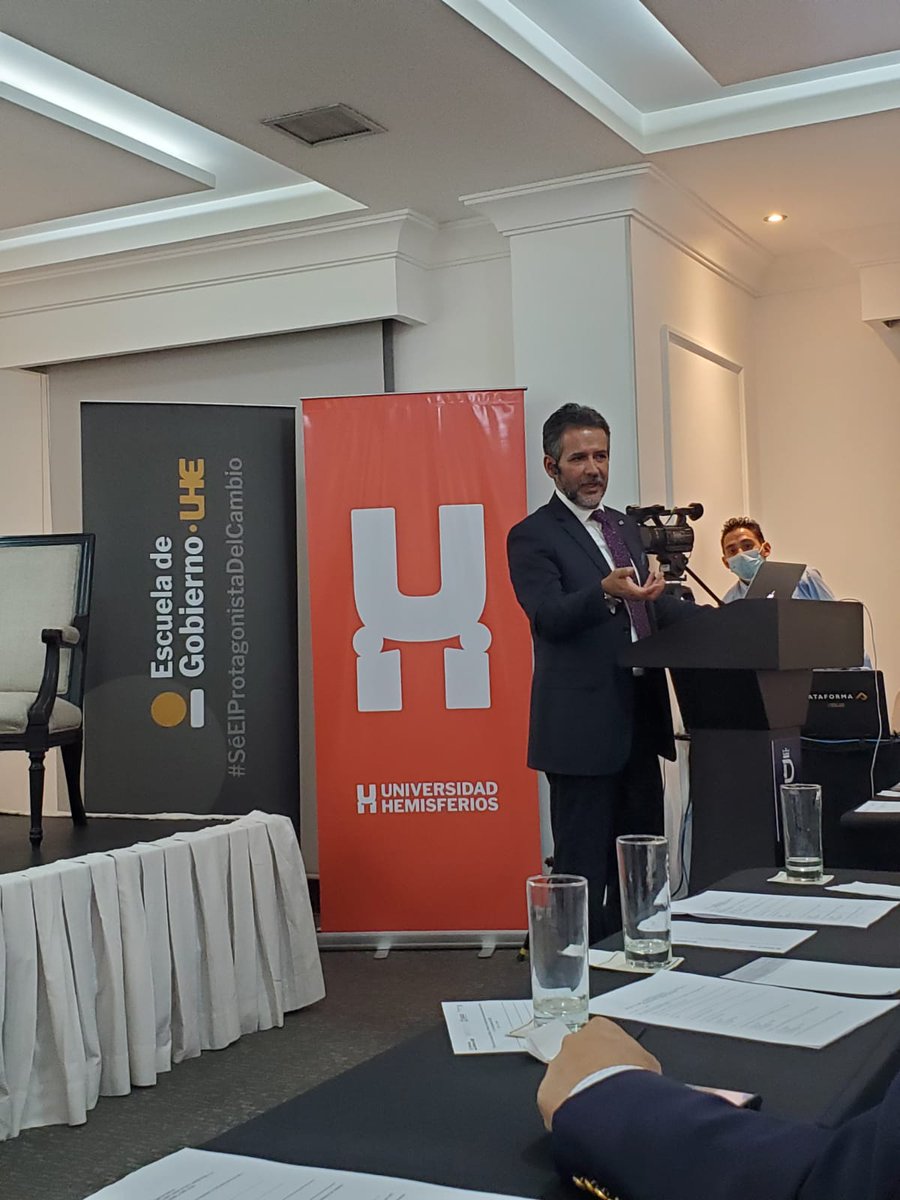 escuelagob_UHE's tweet photo. "En lo privado el mejor negocio: el ejercicio de la libertad responsable" @Daniellopez100 Vicerrector Académico de la @uhemisferios
#EcuadorEnDesarrollo
#AppEcuador
@USAIDEcuador
@CounterpartEc
@ISLP_GLOBAL
@escuelagob_UHE https://t.co/BHNLogblEZ
