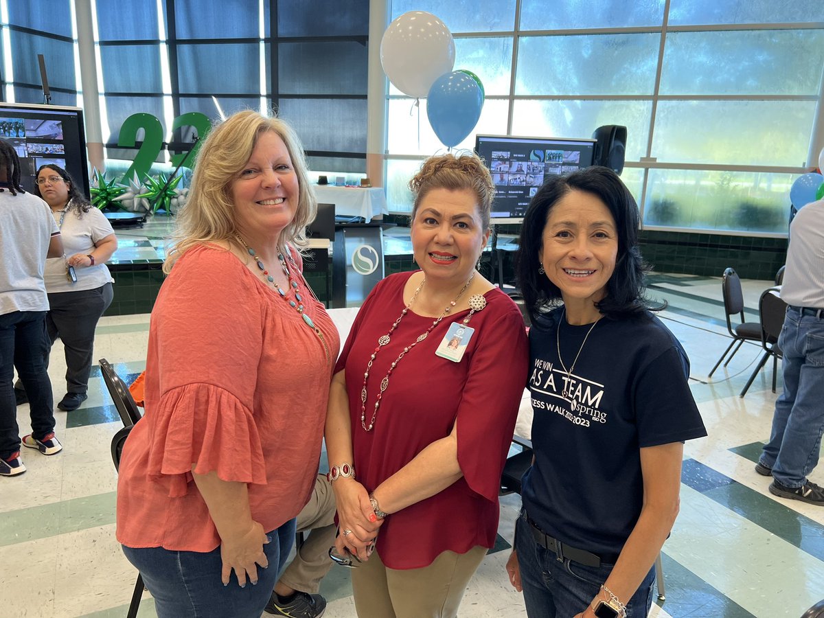 PeakBrendaK's tweet photo. #nevergiveup #successwalk @SpringISD joining colleagues and community members to reach EVERY student in SISD with the opportunity to return to #crossthestage and finish their education! @SISD_MultiPrgms @Shuester https://t.co/yYkXV5BD9G