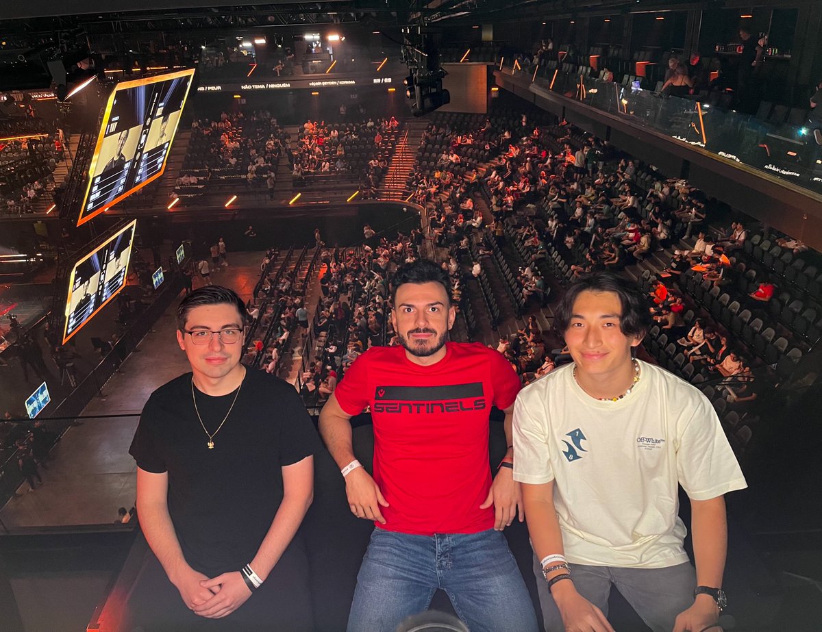 shroud's tweet photo. We out here https://t.co/bUuHqA4ZPg