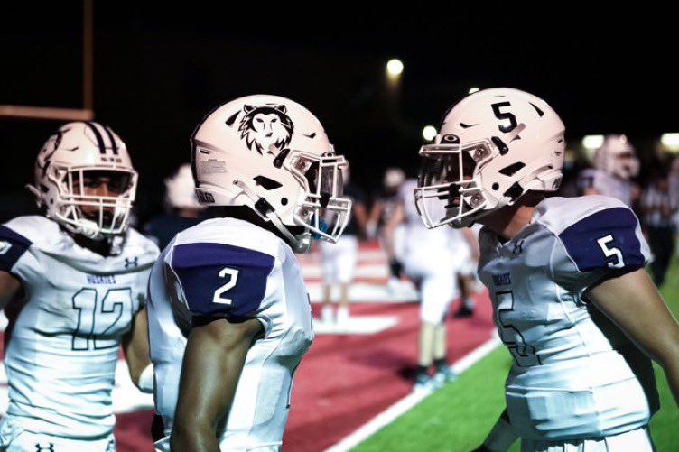 Grant Stubblefield (middle) w/ another huge night for Blue Valley NW- 310 rush yds/4 TD on 30 carries

QB Connor White (right) 11-15 passing, 268 yds/3 TDs

Jashon White (left) - 191 receiving yards/2 TD

Husky OL paved the way for almost 600 yds total offense💪🏼 

📸: <a href="/AjHildreth/">A.J. Hildreth</a>