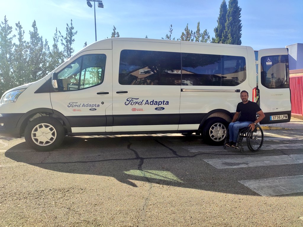 OpenRivasTSR's tweet photo. Agradecer a @FordSpain la cesión de una furgoneta adaptada para el transporte de jugadores y jugadoras de nuestro torneo.

Gracias!! #FordRSC https://t.co/lJxknq0Kh2