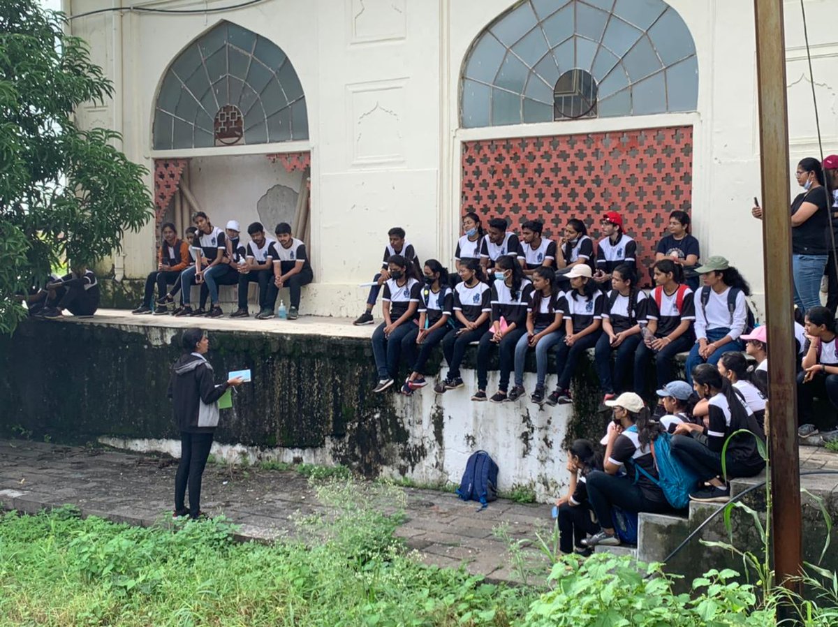 NSS_MGMIOP's tweet photo. Book Reading session after Shramdan activity swach bharat @SwachhBharatGov 
Learning something together helps grow together #studentcentriceducation @EduMinOfIndia @NSSMUHSNASHIK @YASMinistry @MaharashtraNSS @NSSPO_STahakik @sarathb11814291 https://t.co/tw9tIT98Zu