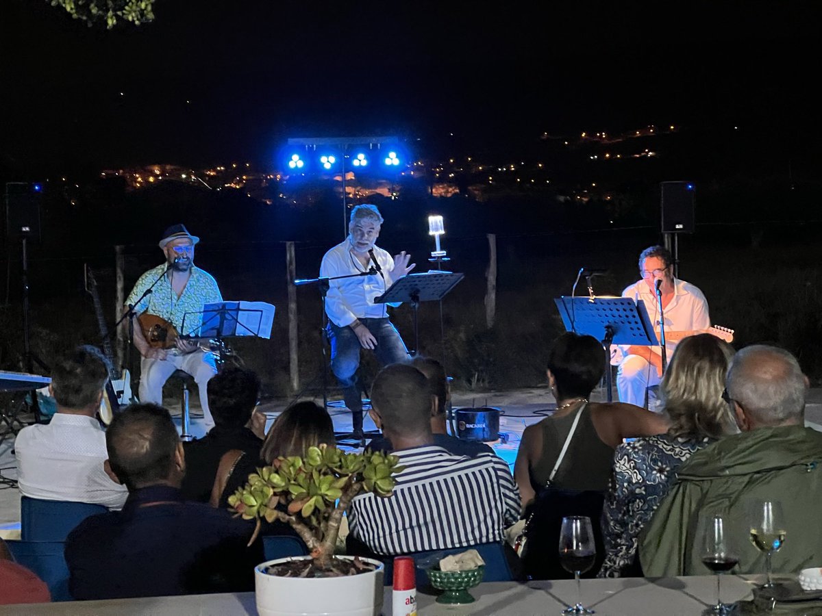 progettokome's tweet photo. Al via la nuova stagione 2022-2023 targata KOME!

L'INCREDIBILE STORIA DI TURIDDU MALANDRINU

Guglielmo Tasca: Autore, Chitarra e voce 
Massimo Leggio: Regia
Vincent Migliorisi: Chitarra, voce ed “altro”

#soloalkome #kome #komecomiso #komestanzedivitaquotidiana #secondastagione https://t.co/x5J6d1dxJL