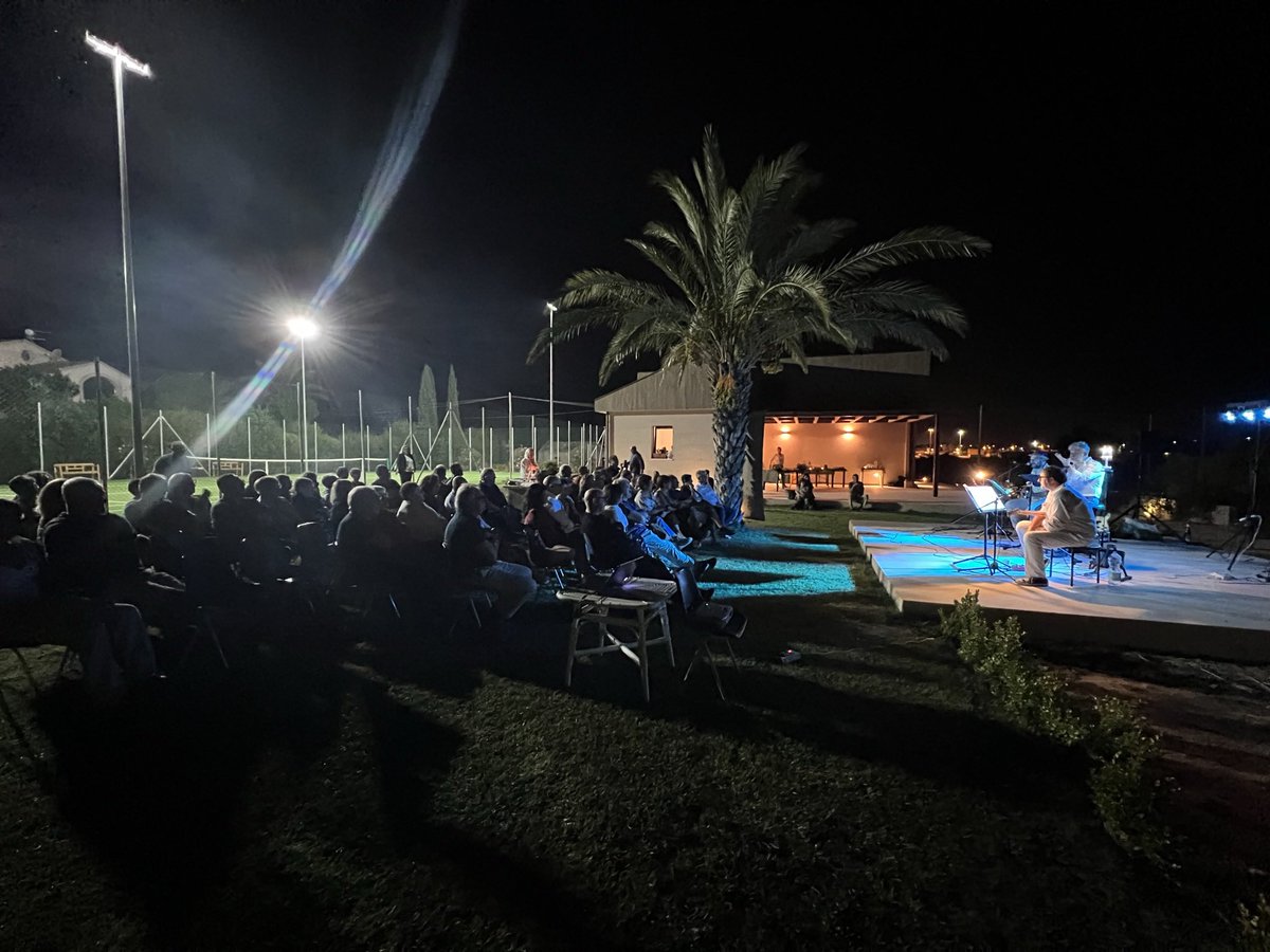 progettokome's tweet photo. Al via la nuova stagione 2022-2023 targata KOME!

L'INCREDIBILE STORIA DI TURIDDU MALANDRINU

Guglielmo Tasca: Autore, Chitarra e voce 
Massimo Leggio: Regia
Vincent Migliorisi: Chitarra, voce ed “altro”

#soloalkome #kome #komecomiso #komestanzedivitaquotidiana #secondastagione https://t.co/x5J6d1dxJL