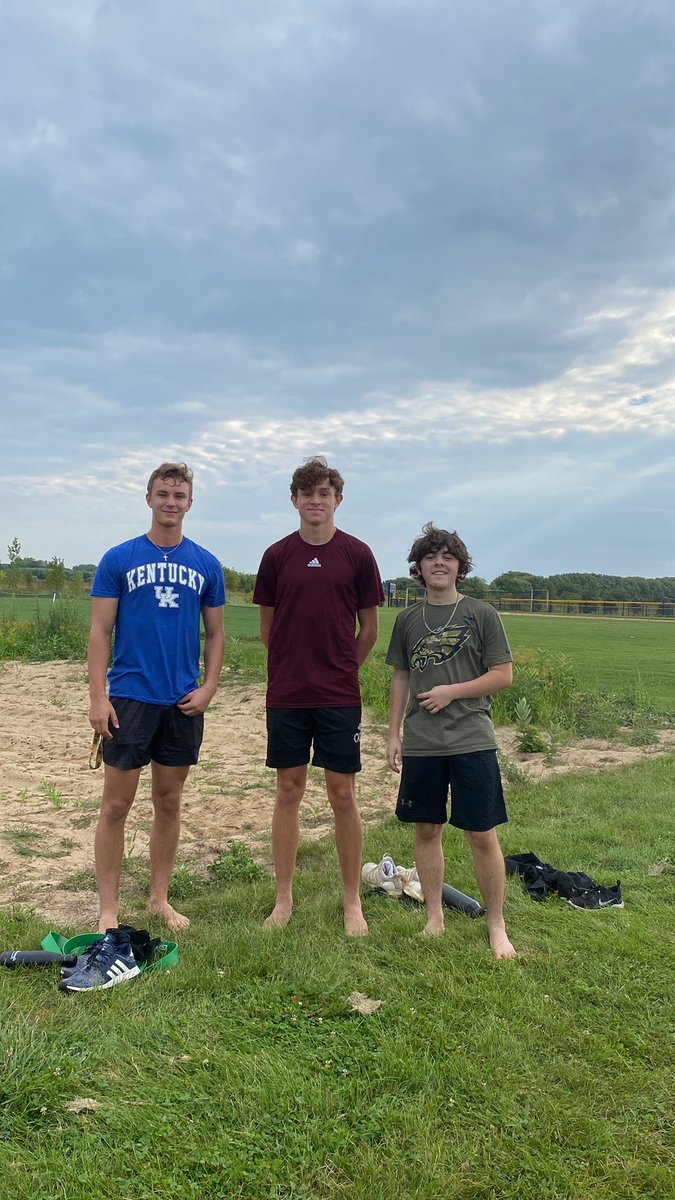 A few baseball warriors woke up early on Saturday to run the bleachers 50 times and do speed &amp; agility workouts in the sand. This is how you get better in the offseason. #AllGasNoBrakes #thunderbaseball