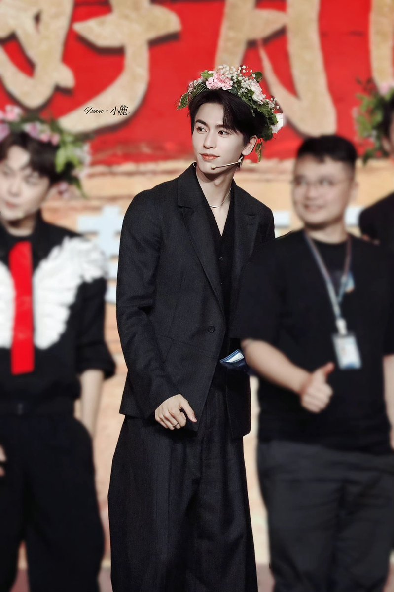 sunsetl18758253's tweet photo. more pics of live broadcasting 
#LoveBetweenFairyAndDevil 
crto

#DylanWang #WangHedi 
#EstherYu #YuShuxin 
#Zhanglinghe https://t.co/etM47OOSCG