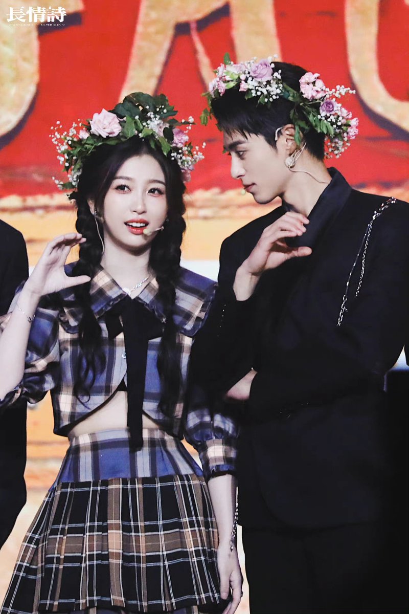 sunsetl18758253's tweet photo. more pics of live broadcasting 
#LoveBetweenFairyAndDevil 
crto

#DylanWang #WangHedi 
#EstherYu #YuShuxin 
#Zhanglinghe https://t.co/etM47OOSCG