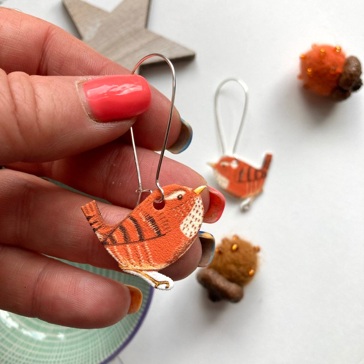buck_lj's tweet photo. Wren Bird Drop Earrings, Wren Dangle Earrings, Statement Jewellery, Nature Lover Gift, Christmas Gift For Her, Gift For Best Friend. https://t.co/hzNKjKN0Ul #Etsy #Slumbermonkey #ShrinkyDink https://t.co/ouDBQ8MM7L