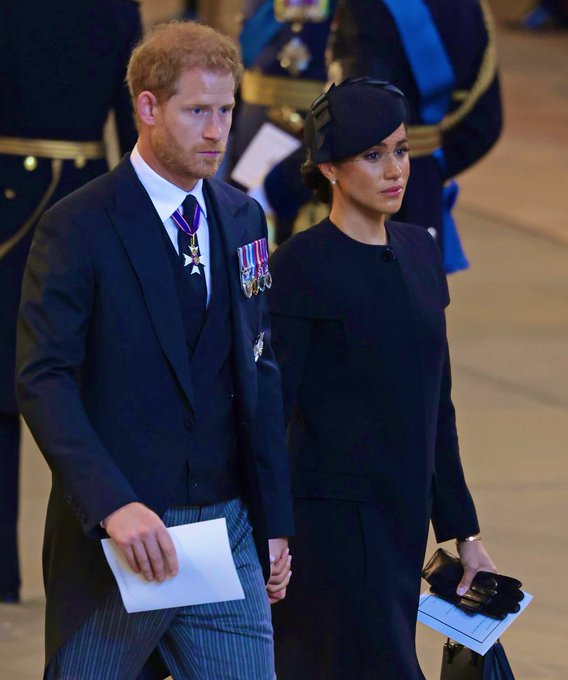 Neither Prince Andrew alone or the Sussexes will affect the monarchy. What could crash it is the vile and petty way #HarryandMeghan are being treated. A house divided with such callous acts cannot stand for long with all its focus on spite and negativity. #RoyalFamily King Harry