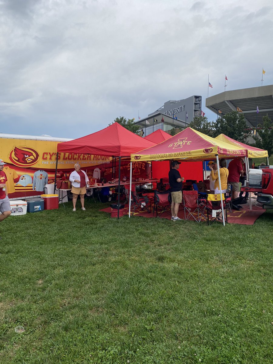 Lori Thomas tweet media