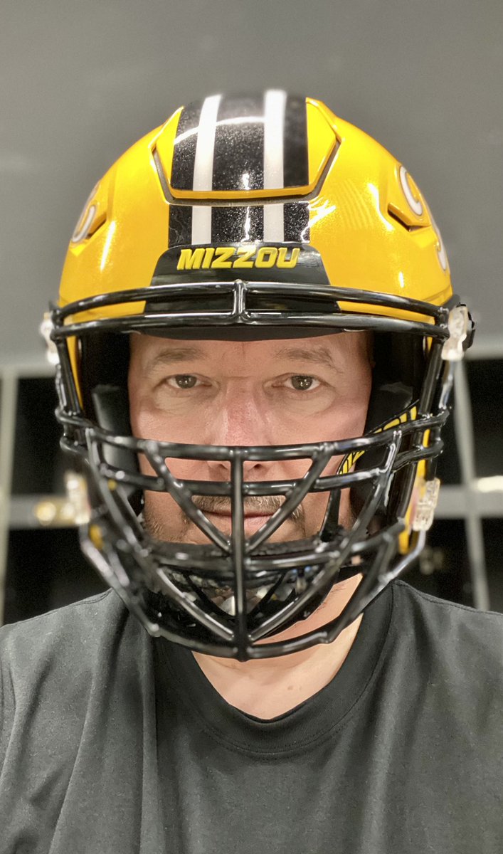 JockwasherPod's tweet photo. Seat at the Table ๐๐ #lattimer #gameday #waschsalonreisen #boysoffalltour22 #jockwasherpodcast #thegermanatmizzou https://t.co/7y7jS4vnke