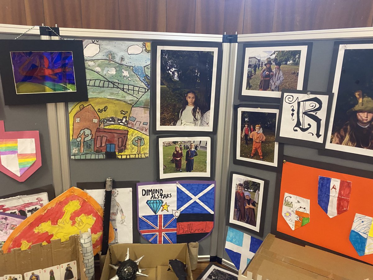Castlehillcupar's tweet photo. P6 and P7 enjoying a medieval day! ⁦@CuparArts⁩ ⁦@CuparNow⁩ ⁦@CuparDevelopme1⁩ https://t.co/XYVceJY146