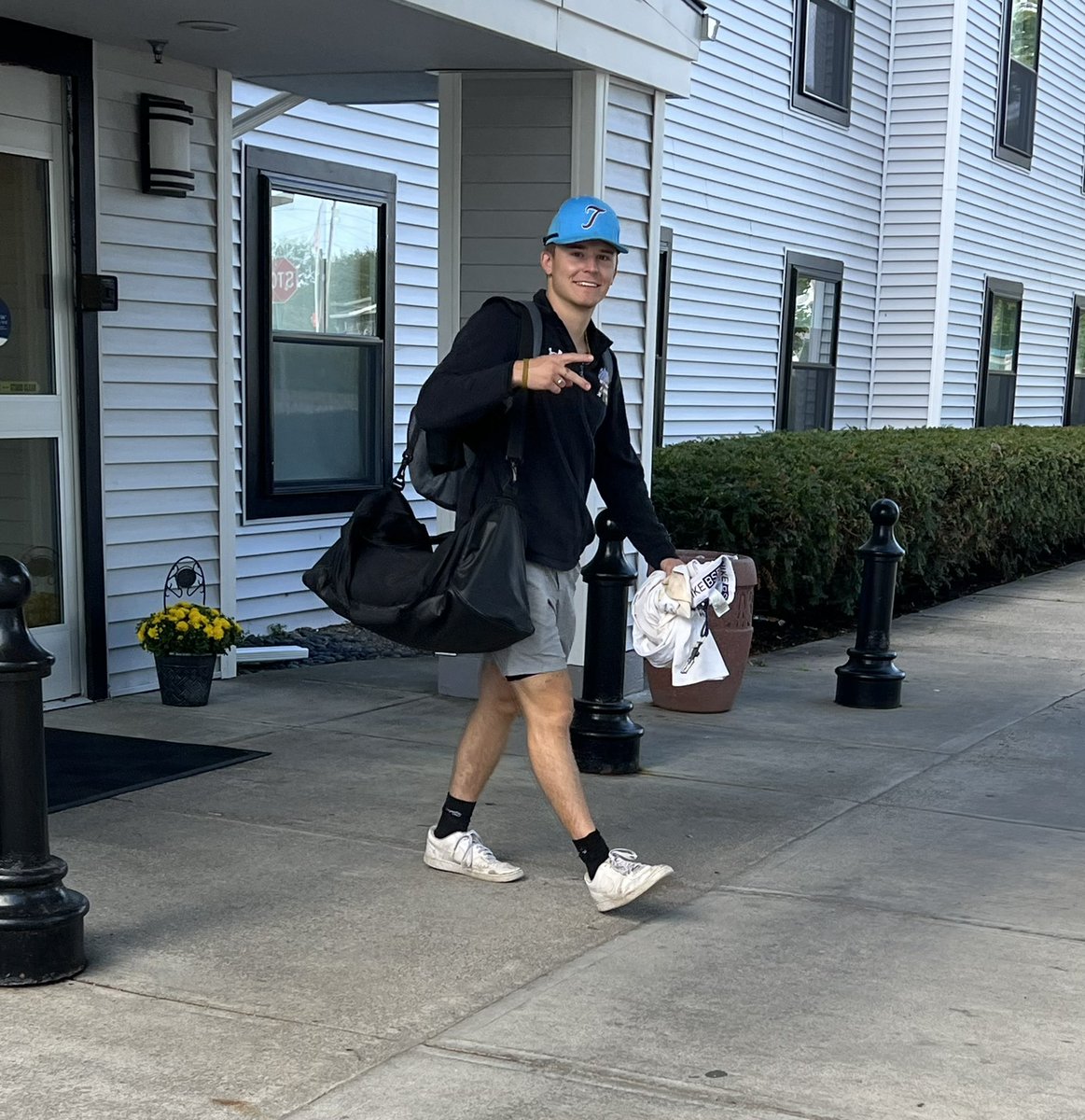 TuftsClubBaseball tweet media